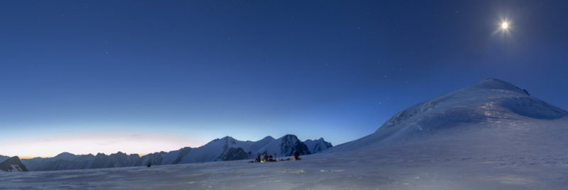 Лагерь на Софийском леднике