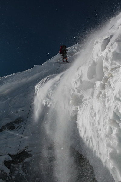 Спуск с перевала Наблюдений на ледник Шини-Бини